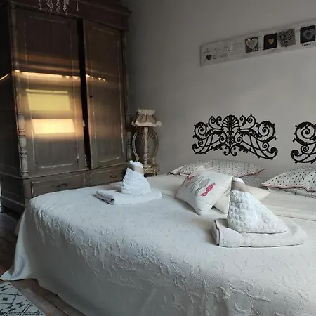 Chambre Au Mont Scolan 게스트하우스